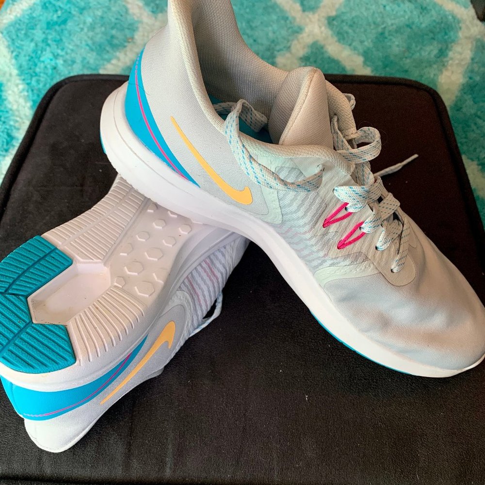 Nike-In Season TR 8 Lightweight Training Shoe